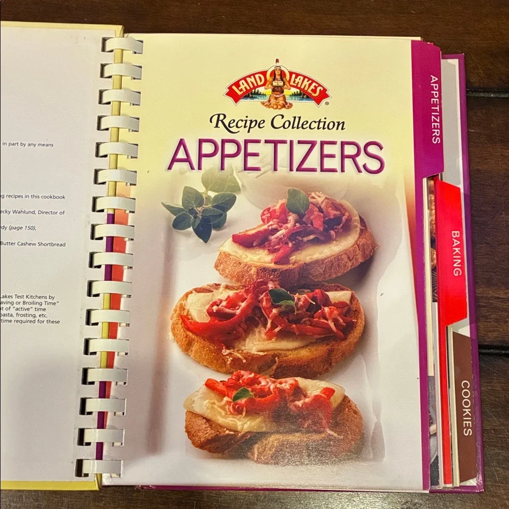 Land O’ Lakes Original Logo Recipe Collection - Appetizers, Baking, Cookies